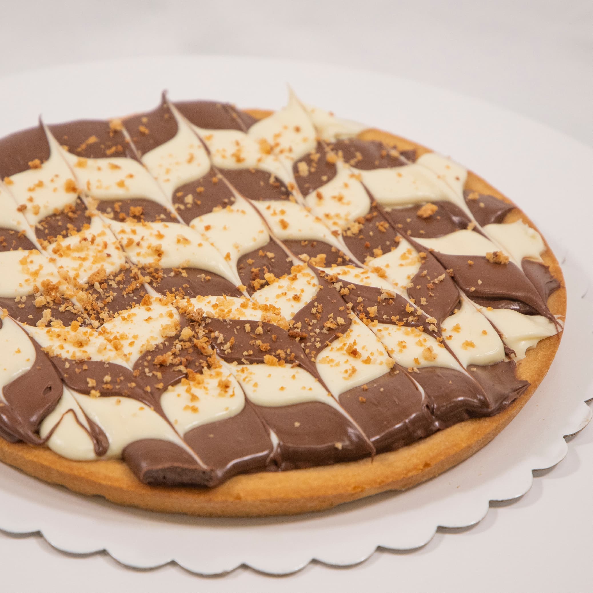 Torta nocciola e crema bianca